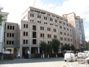 поліклініка Івано-Франківської Архієпархії УГКЦ на вул. Гарбарській в м. Івано-Франківську (фото 1)
